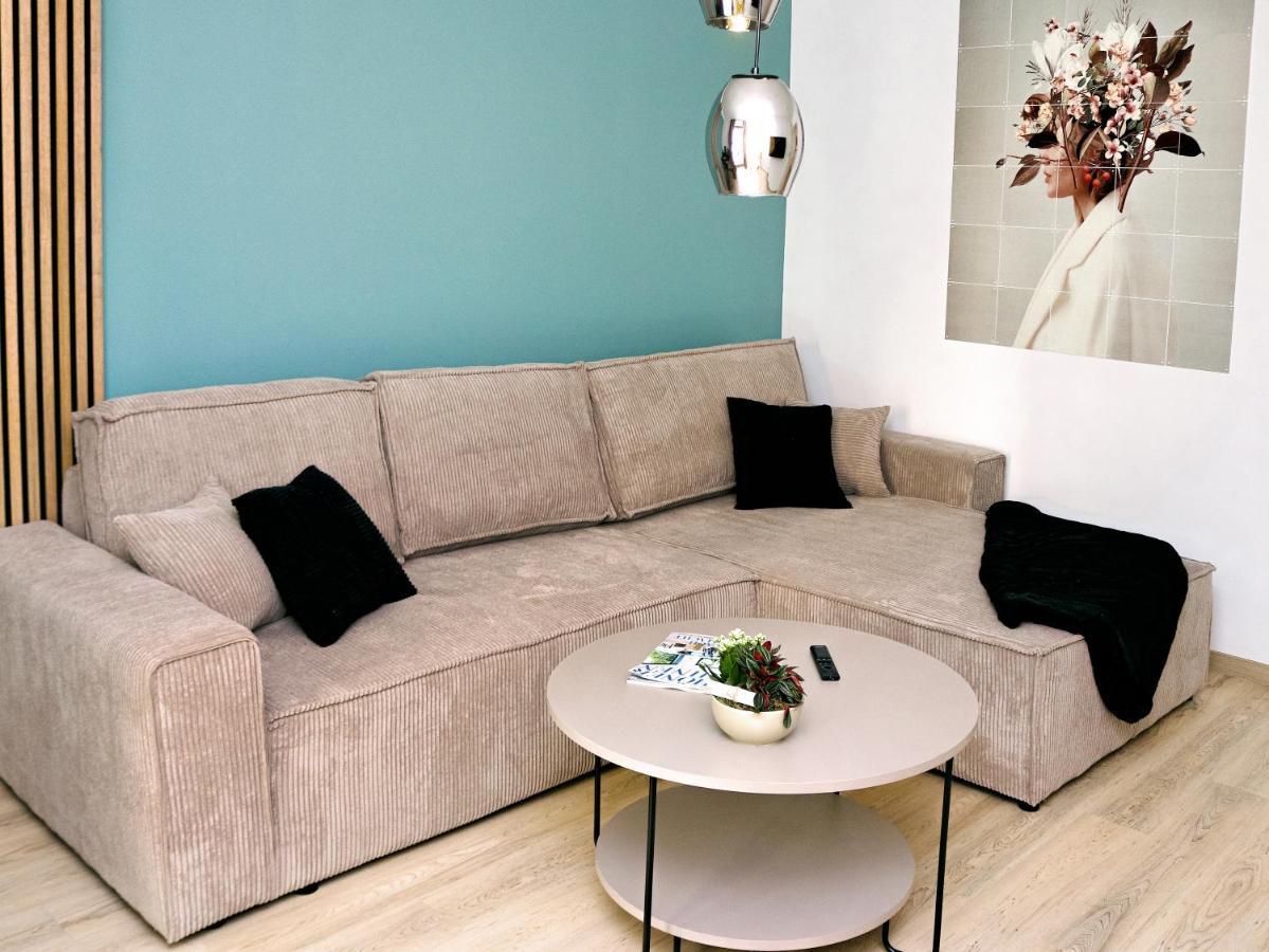 Lightplace • Design • Boxspring • Balkon • 2 Smart Tv •innenstadt Apartment *
