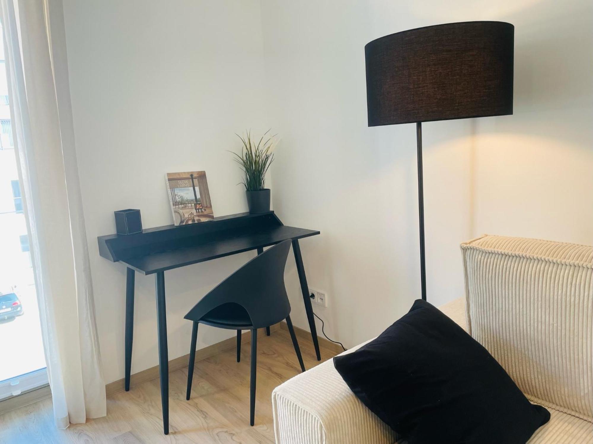 Lightplace • Design • Boxspring • Balkon • 2 Smart Tv •innenstadt Apartment *