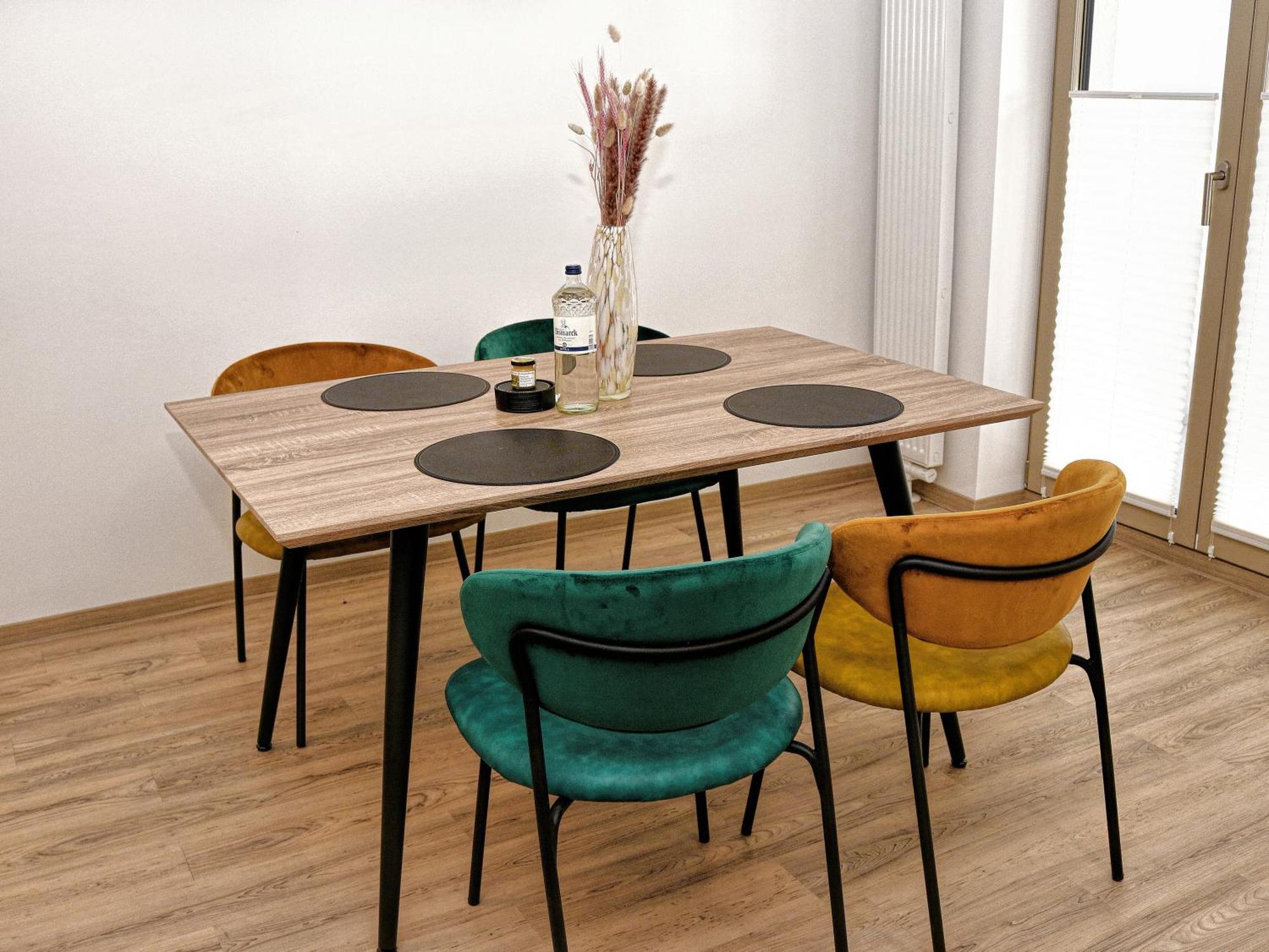 Lightplace • Design • Boxspring • Balkon • 2 Smart Tv •innenstadt Apartment Braunschweig