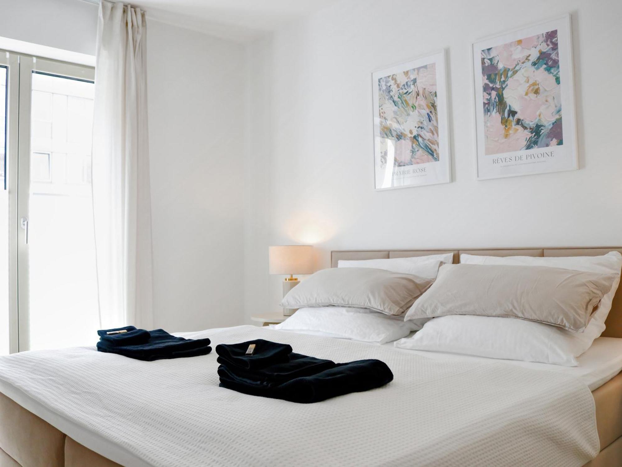 Lightplace • Design • Boxspring • Balkon • 2 Smart Tv •innenstadt Apartment *